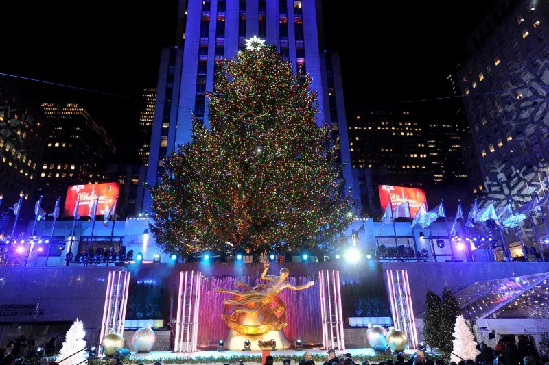 Rockefeller_Tree_Lighting_Holiday_Midtown_Manhattan_NYC_Credit_Diane_Bondareff_and_AP_Images_for_Tishman_Speyer_54b39541-87f4-4dc0-acb1-f57024eaab95.jpg